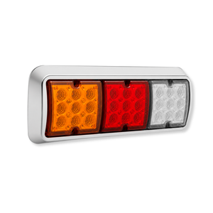 Lámpara LED Triple Base Alta Cromada